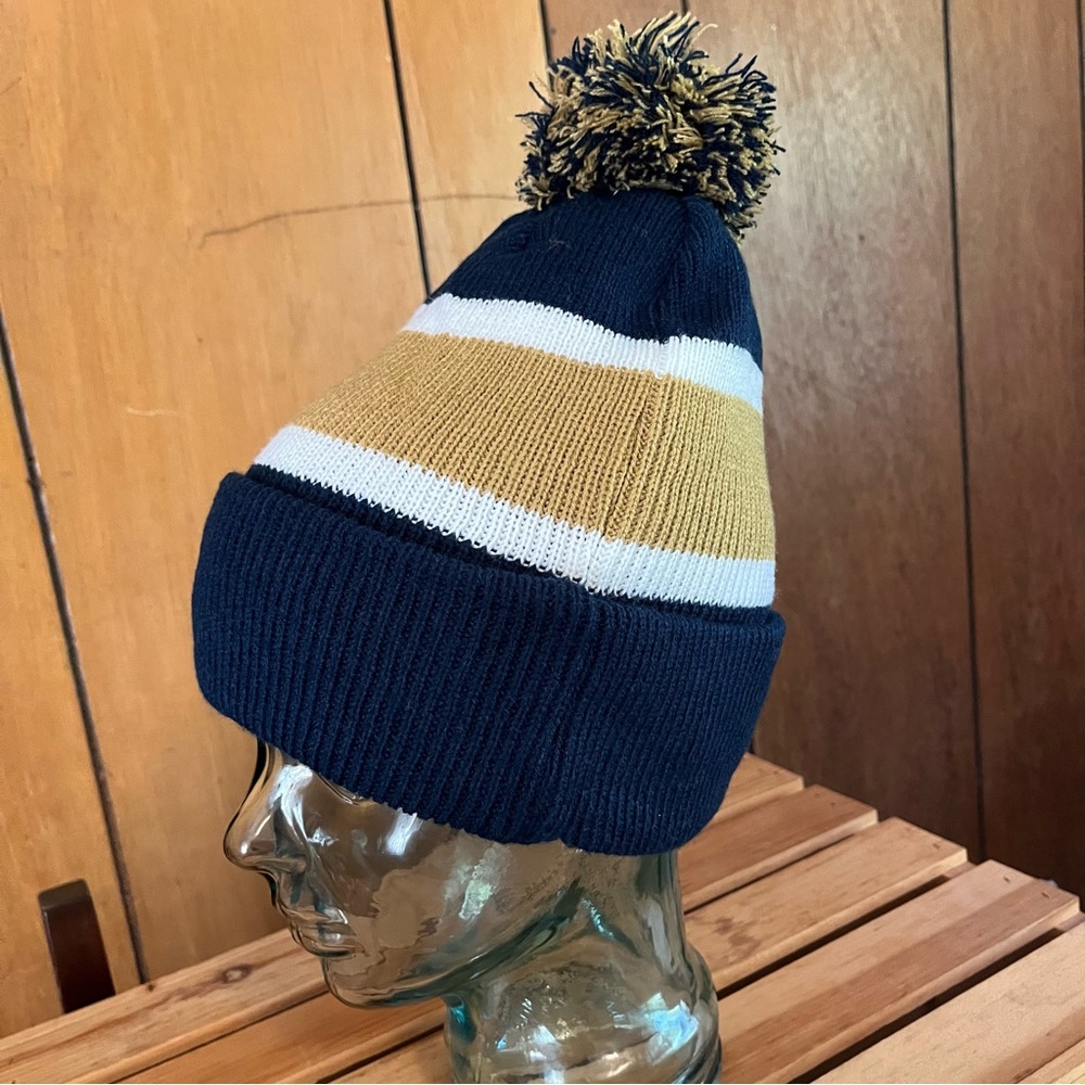 🏈🏉 Football themed Knit Hat w/ Pom Pom🏈🏉